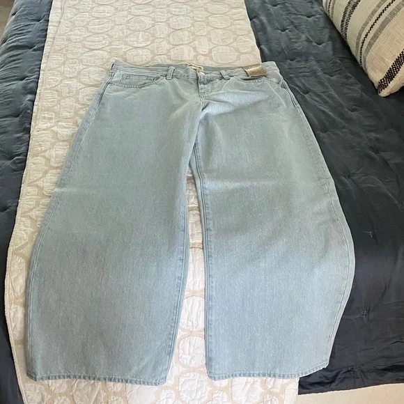 Madewell Light Blue Flare & Wide Leg Jeans - Picture 3 of 8